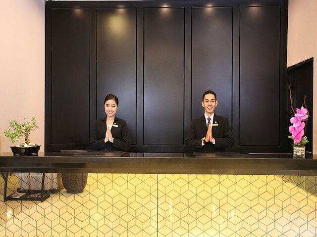 スイス ベリン トゥンジュンガン スラバヤ