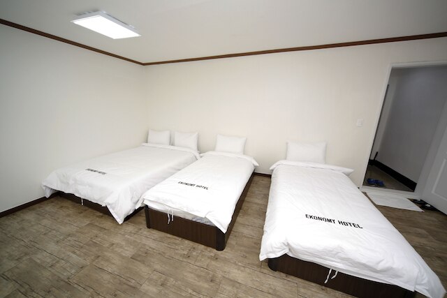 エコノミー ホテル モクポ