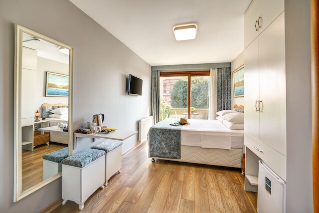 エリート ホテル バイ MK