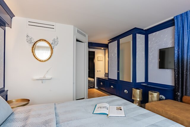 エフテリング ワンダー ホテル - テーマ パーク チケット インクルード