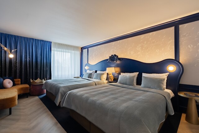 エフテリング ワンダー ホテル - テーマ パーク チケット インクルード