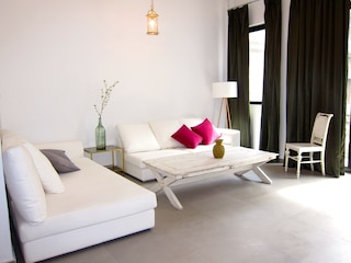 コンシェルジュ モナスティラキ