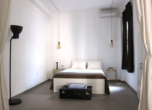 コンシェルジュ モナスティラキ