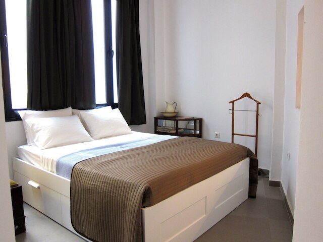 コンシェルジュ モナスティラキ