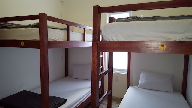 グローカル ビーチサイド ホステル