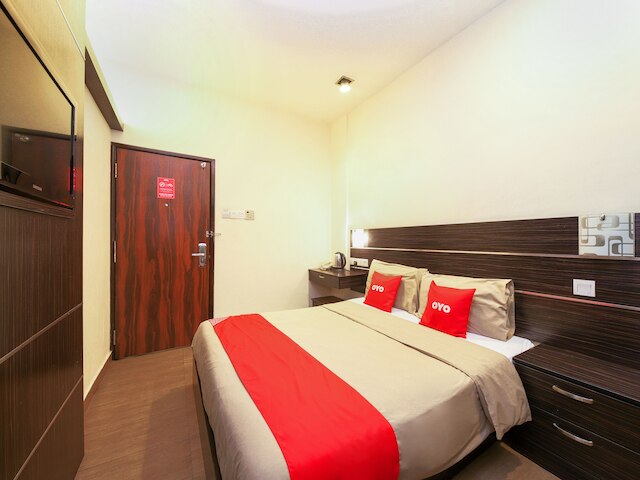 OYO 108 ゴールデン パレス ホテル