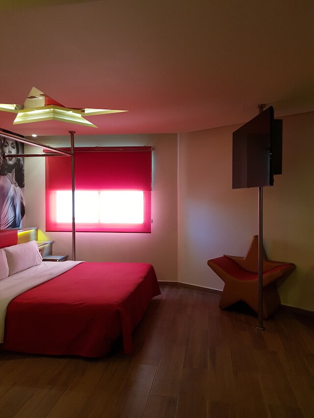 ホテル ハリウッド