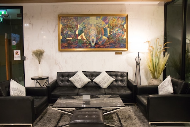 サナエホテルニムマン