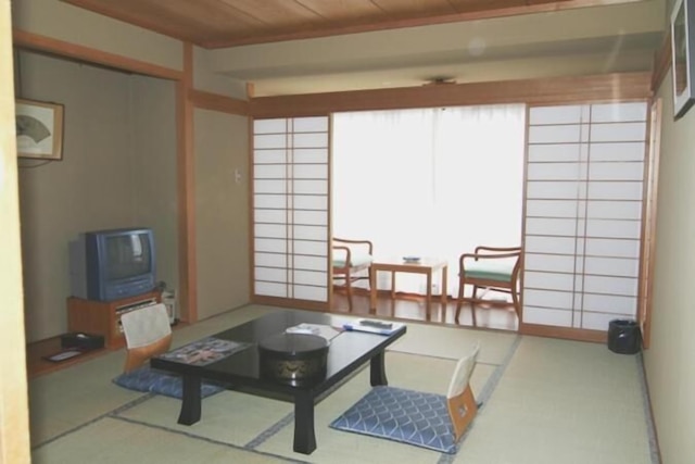 ものぐさの宿 花千郷