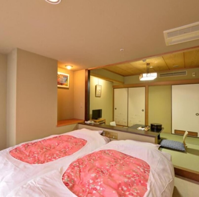 ものぐさの宿 花千郷