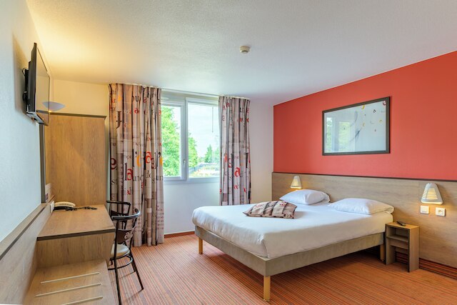 エース オテル パリ ロワシー