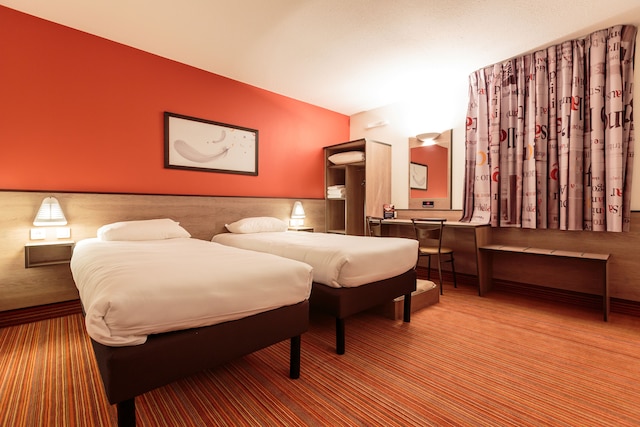 エース オテル パリ ロワシー