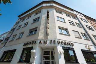 ホテル アム フリューゼー