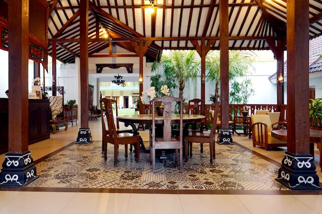 ホテル ダイアナ ジョグジャ