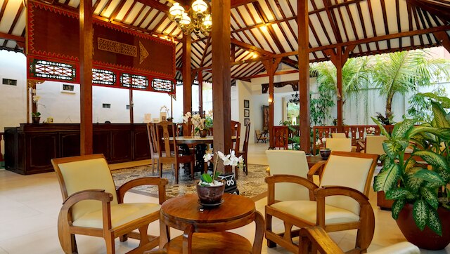 ホテル ダイアナ ジョグジャ