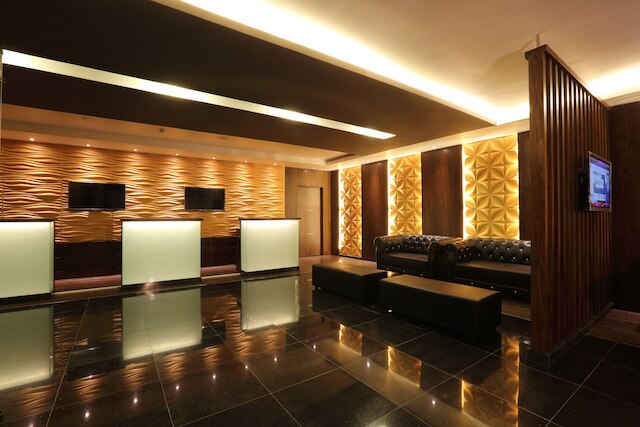 クローバー スイーツ ロイヤル レイク ヤンゴン