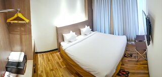 クローバー スイーツ ロイヤル レイク ヤンゴン