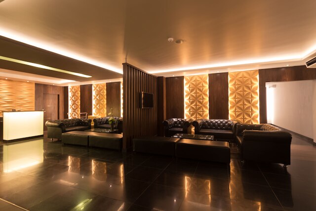 クローバー スイーツ ロイヤル レイク ヤンゴン