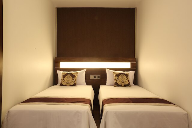 クローバー スイーツ ロイヤル レイク ヤンゴン