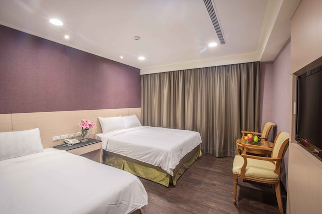 KKS ホテル (國廣興大飯店)