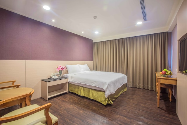 KKS ホテル (國廣興大飯店)