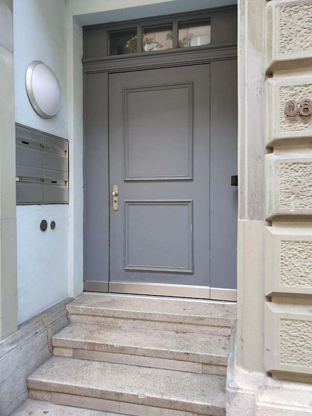 ル ビジュー リンテシャルガス 23 チューリッヒ HB