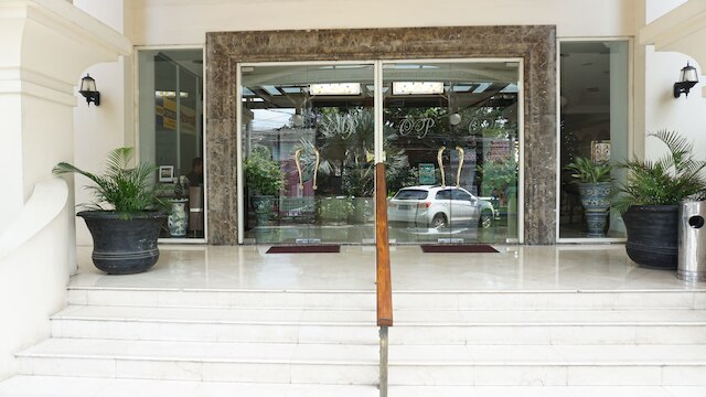 ローセノ プラザ