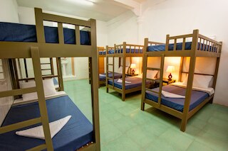 ベース ヴィラ プノンペン - ホステル