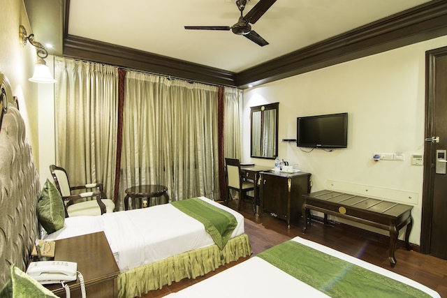 トリーボ ロイス ニュー フレンズ コロニー