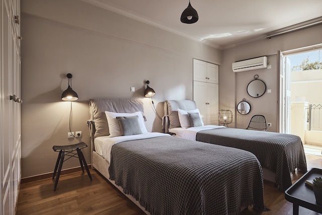 Plaka's Villa with Breathtaking Acropolis View