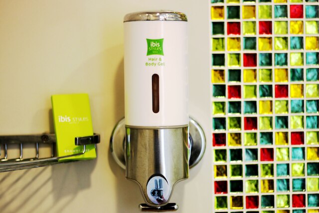 イビス スタイルズ マカッサル サム ラトランギ