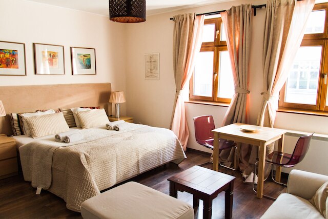 ラウンジ アパートメンツ