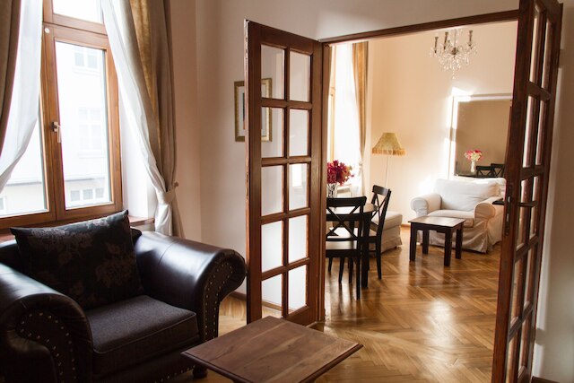 ラウンジ アパートメンツ