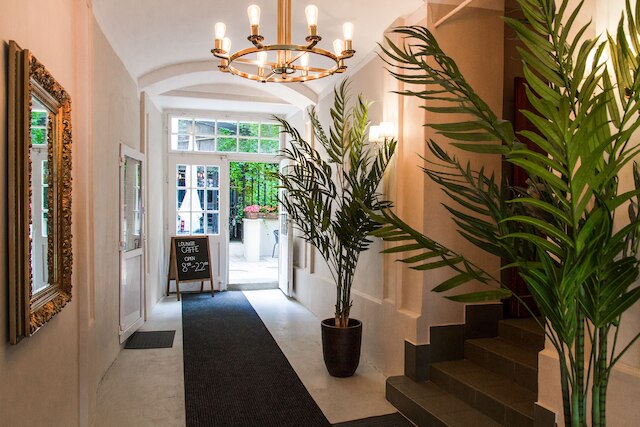 ラウンジ アパートメンツ