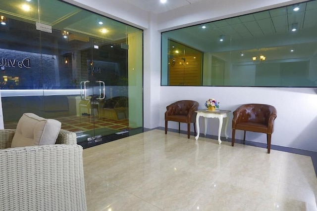 ドゥ ヴィル ナコーン