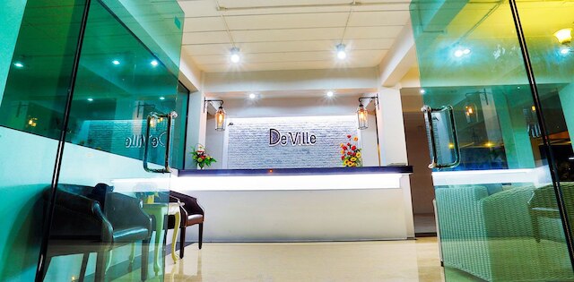 ドゥ ヴィル ナコーン