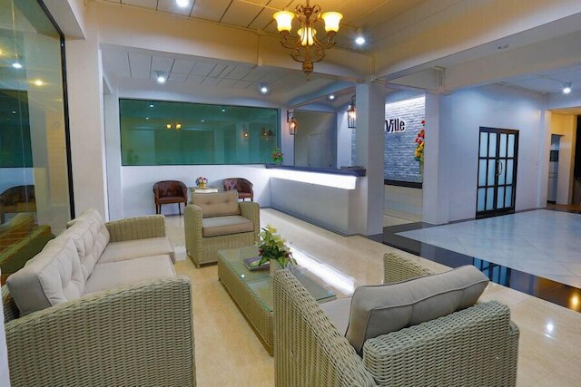 ドゥ ヴィル ナコーン