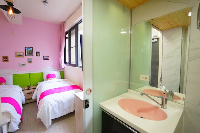 ライチテ ホテル ラブ リバー (來七桃旅店愛河館)