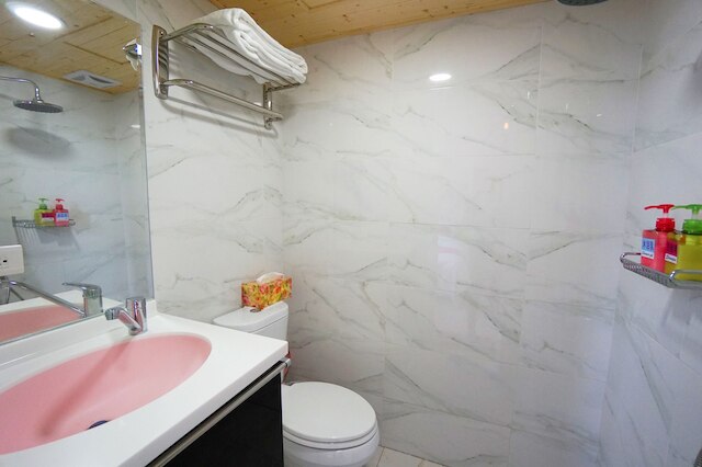 ライチテ ホテル ラブ リバー (來七桃旅店愛河館)