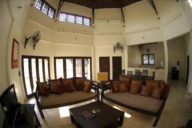 バルナ ヴィラズ