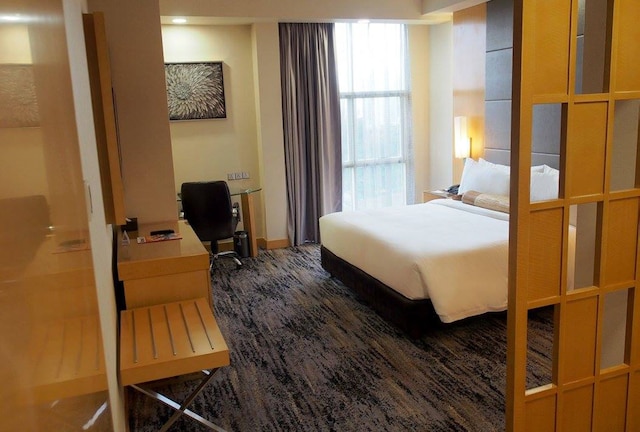 ザ ウォーターフロント ホテル