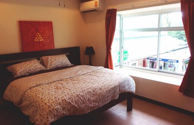 メルリン プラザ アパートメンツ