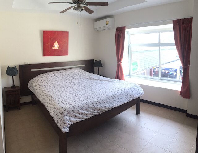 メルリン プラザ アパートメンツ