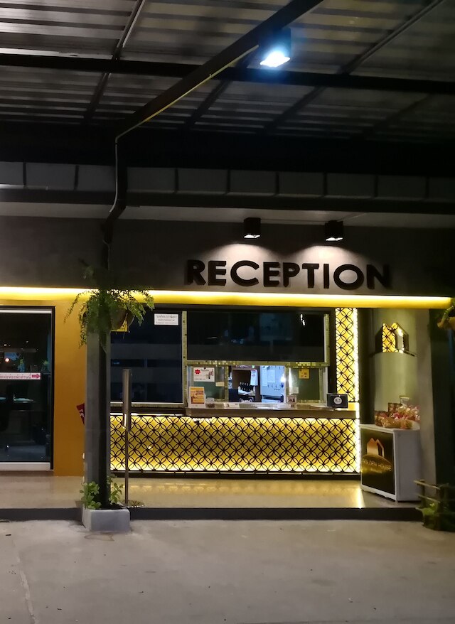 ゴールデン ハウス ホテル サケーオ