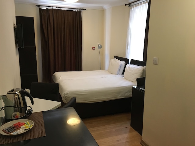 ザ ロイヤル チュラン ハイド パーク