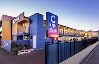 C モーテル