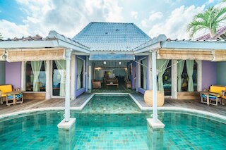 ヴィラ ウエスト