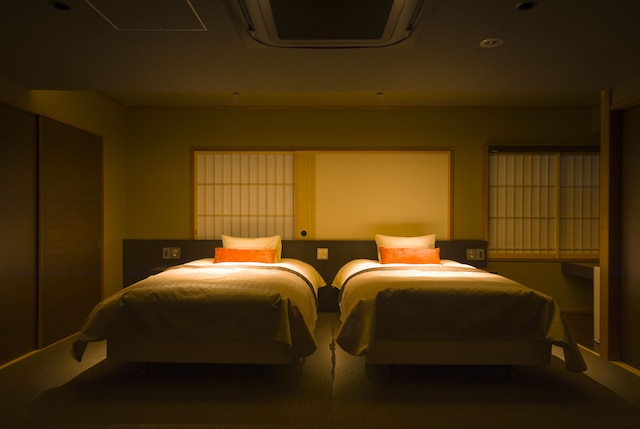 鐘山苑 別墅然然 (べっしょ ささ)