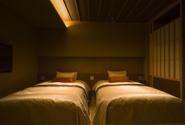 鐘山苑 別墅然然 (べっしょ ささ)