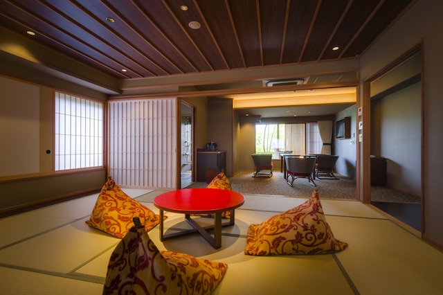 鐘山苑 別墅然然 (べっしょ ささ)